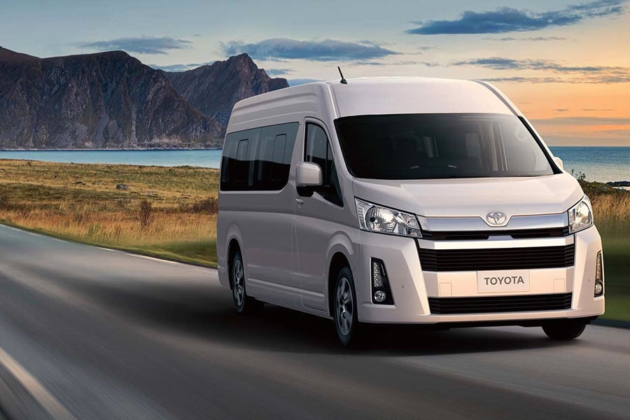 TOYOTA HIACE
