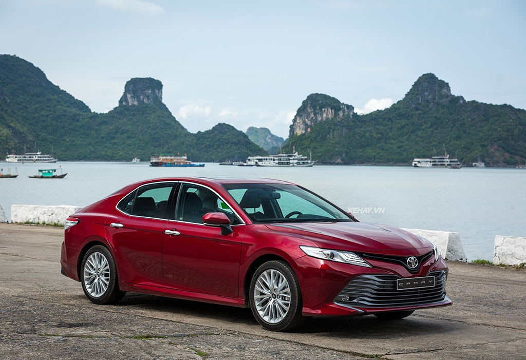  TOYOTA  CAMRY