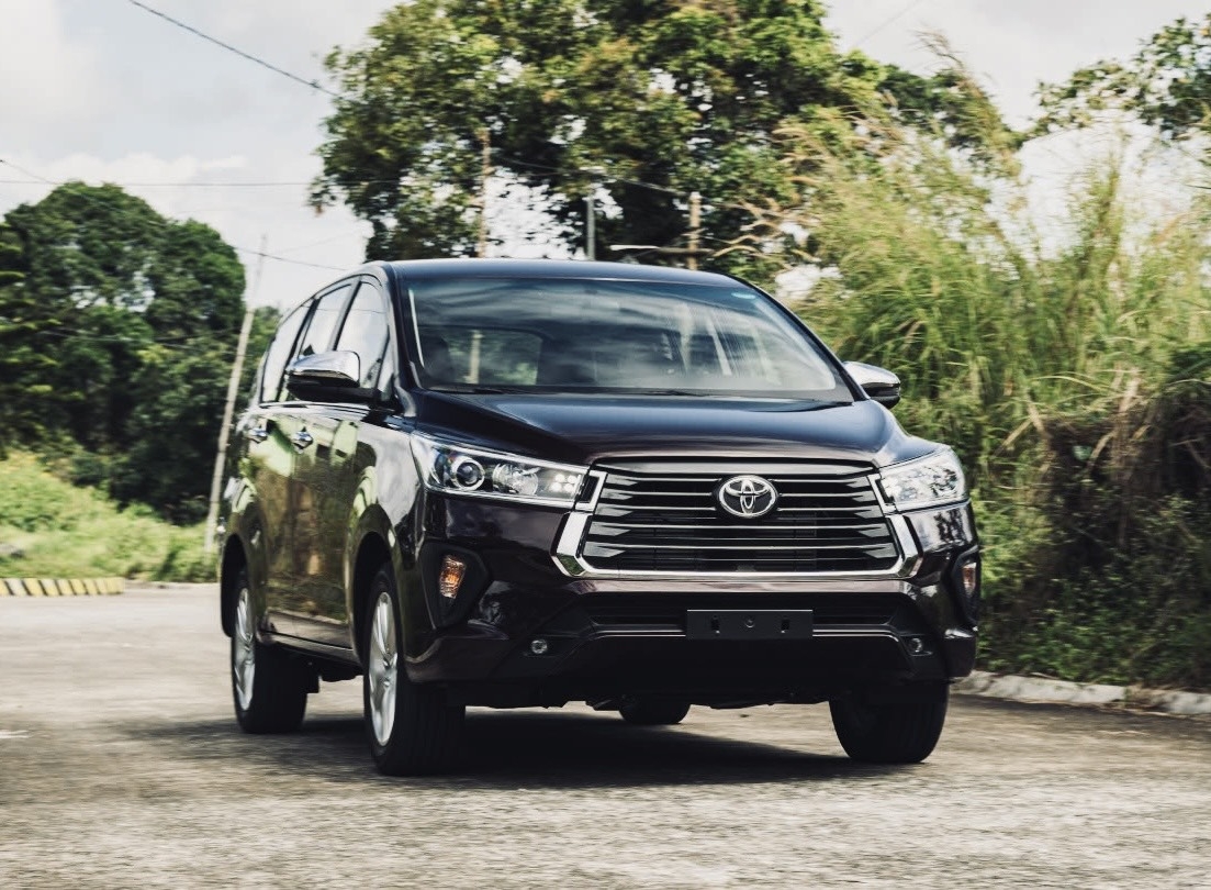 TOYOTA   INNOVA