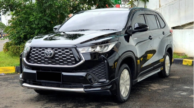 TOYOTA   INNOVA