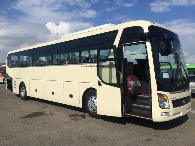 HYUNDAI UNIVERSE