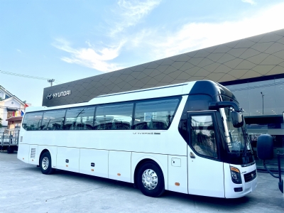 HYUNDAI UNIVERSE