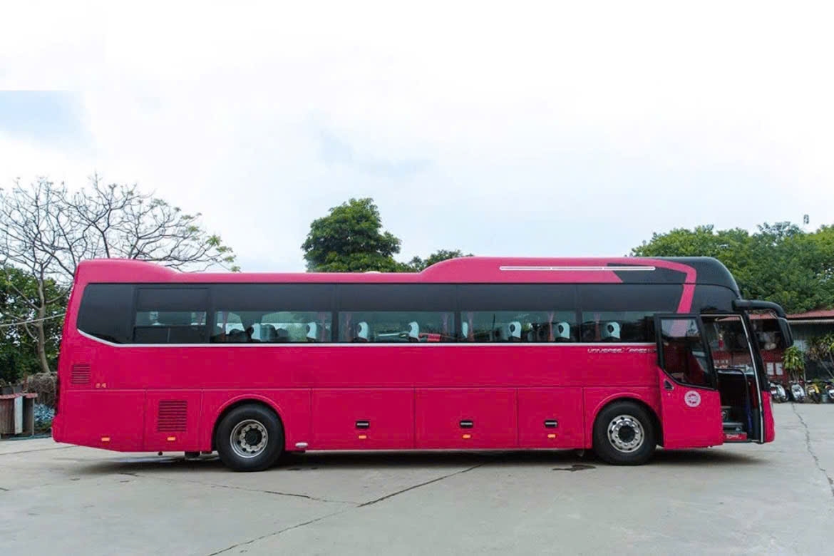 HYUNDAI UNIVERSE